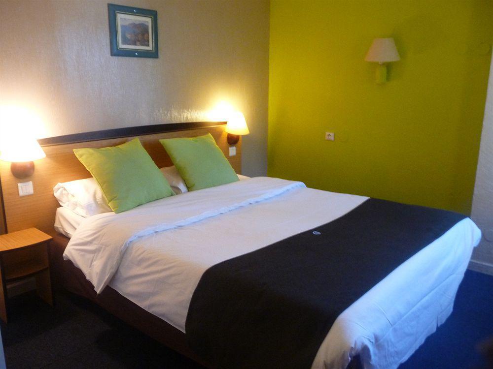 Hotel Campanile Antibes Buitenkant foto
