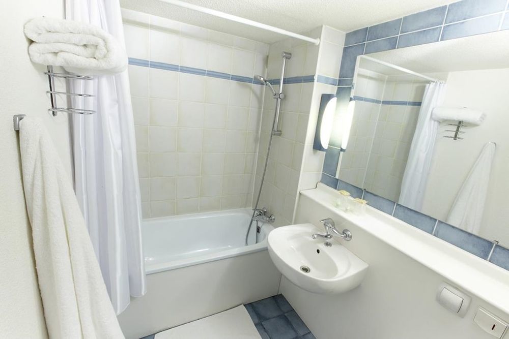 Hotel Campanile Antibes Kamer foto