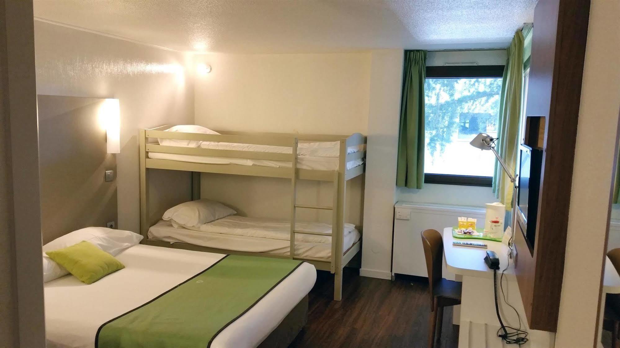 Hotel Campanile Antibes Buitenkant foto