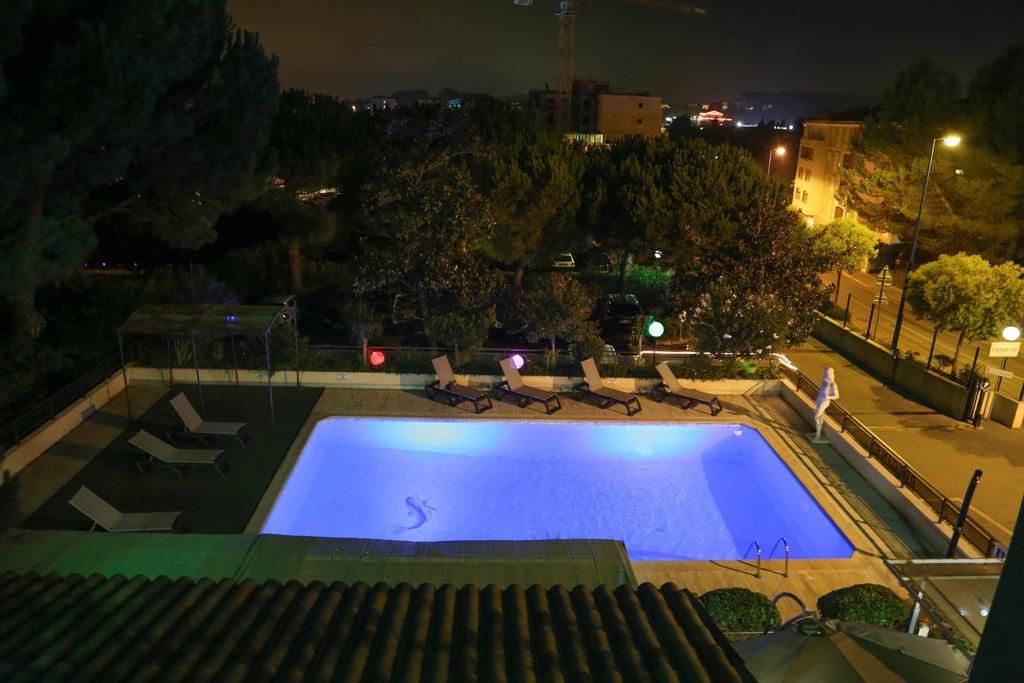 Hotel Campanile Antibes Buitenkant foto