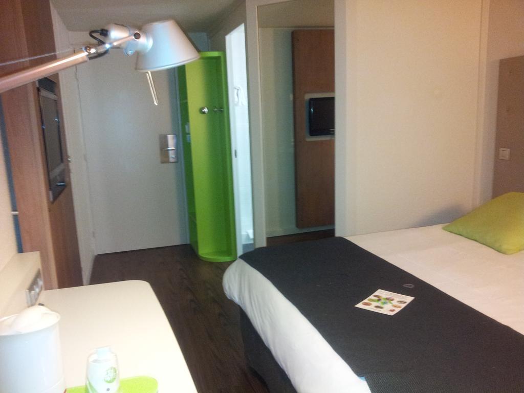 Hotel Campanile Antibes Buitenkant foto